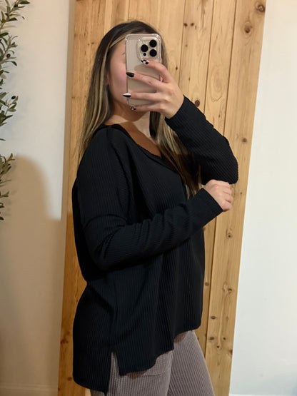 Ribbed Long Sleeve V-Neck / Black