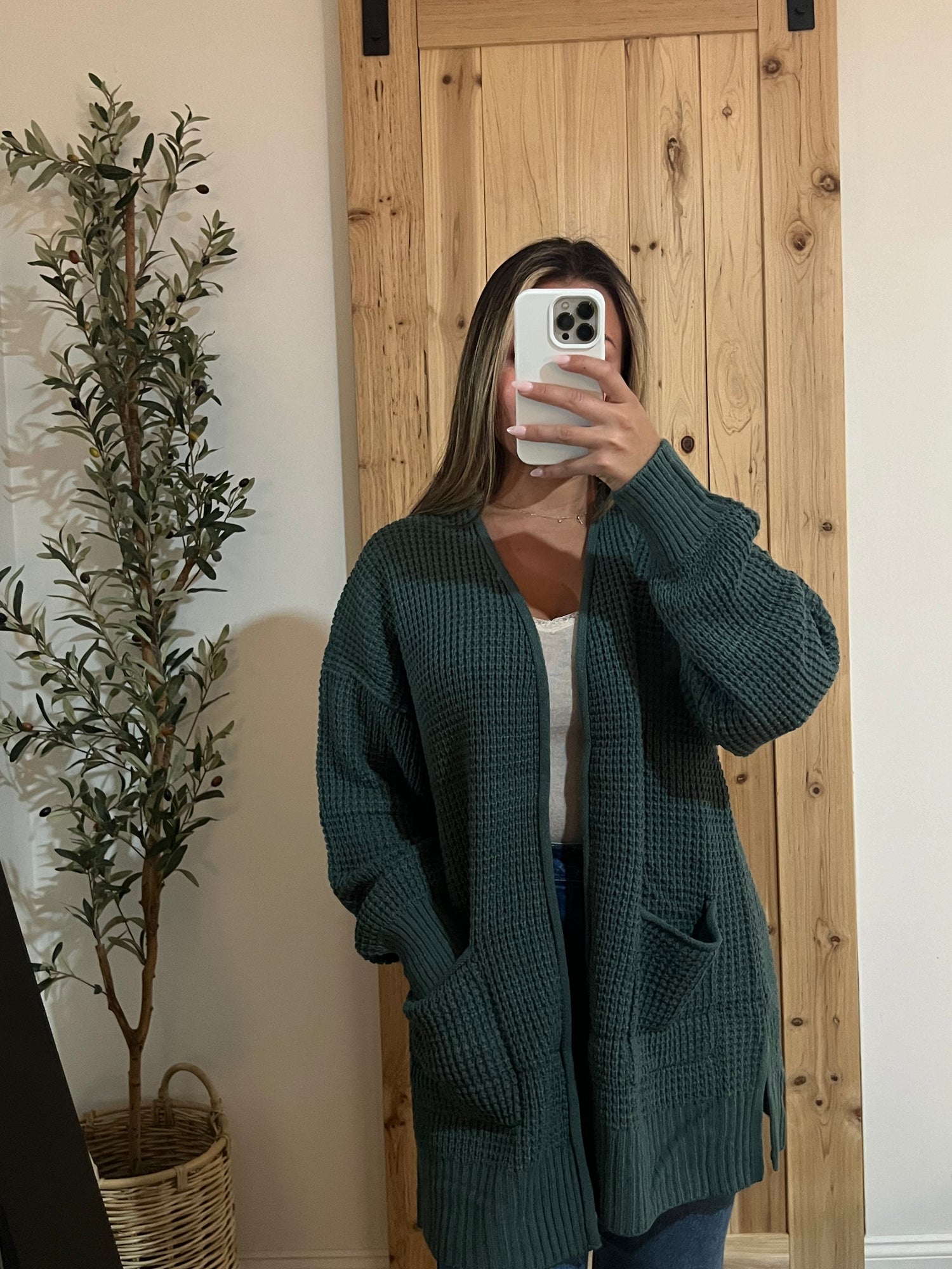 Essential Cardigan Sweater / Ash Jade