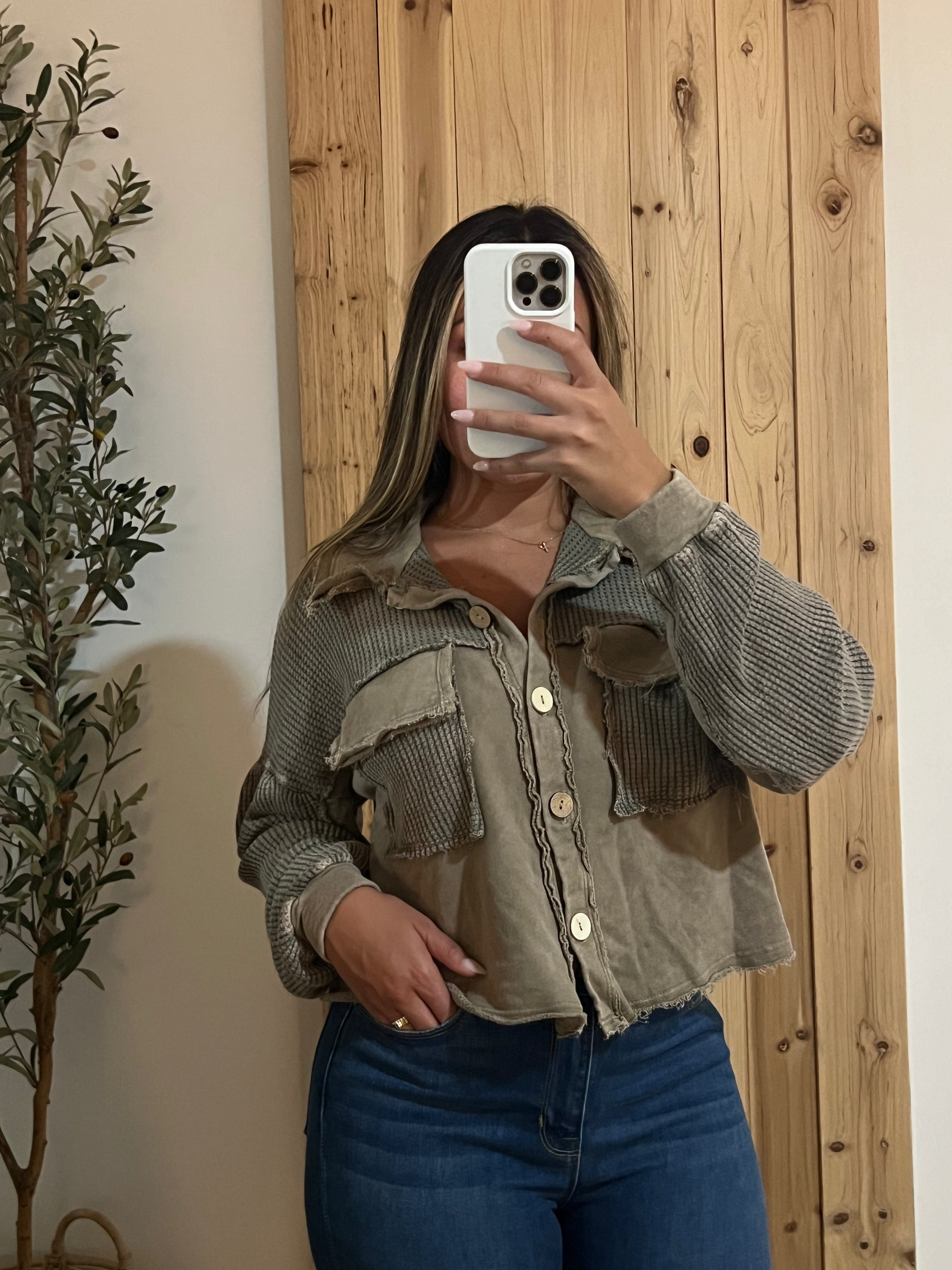 Mineral Wash Cropped Top / Grey